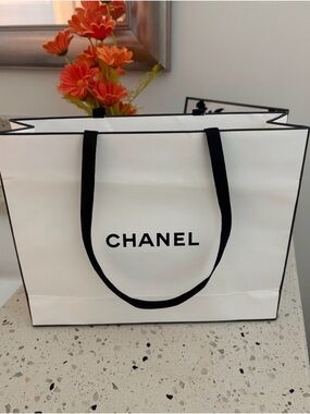 CHANEL White Gift Bag with Black Handles and Logo 7x9 size